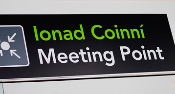 meeting point signage terminal 2